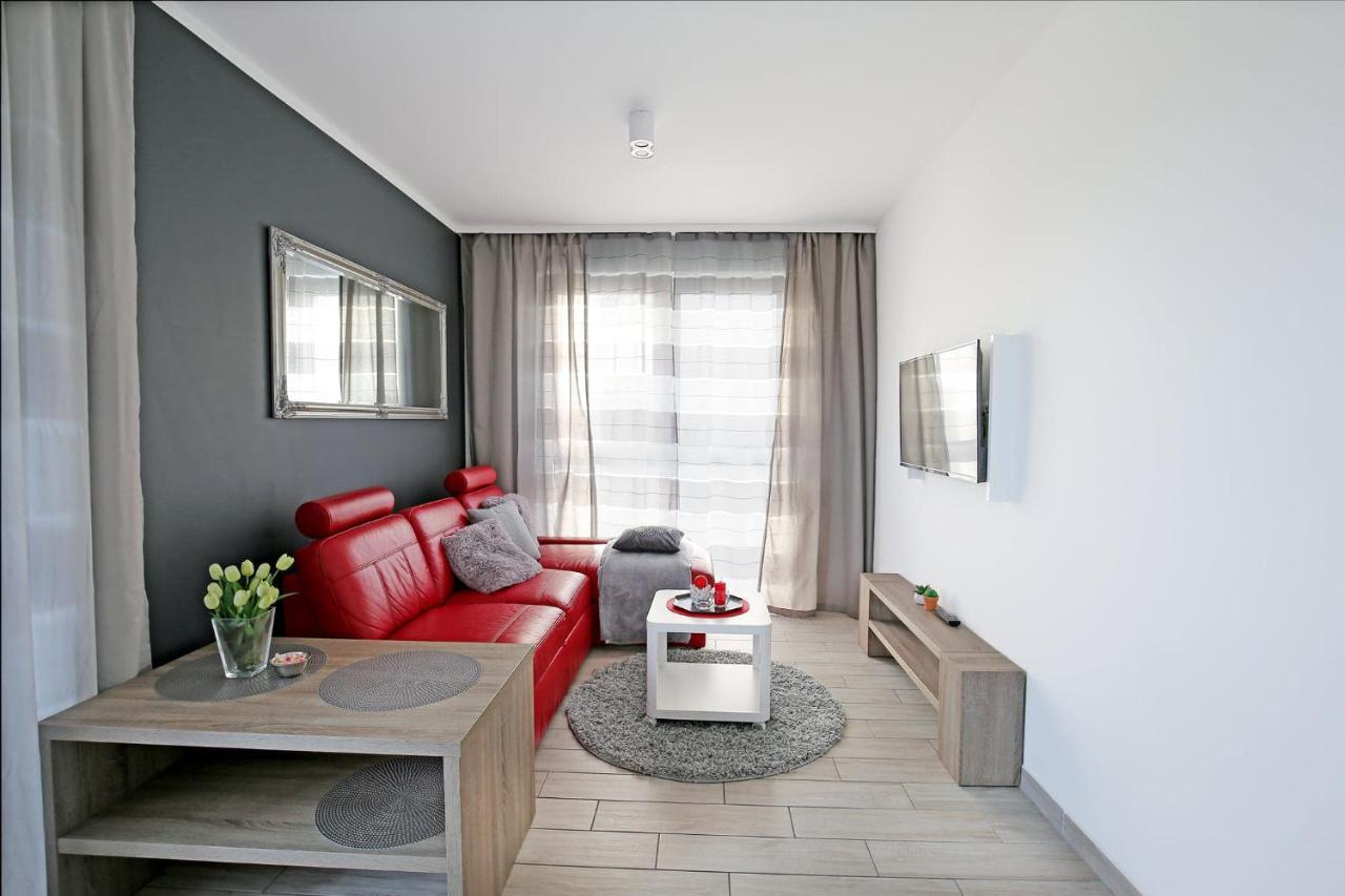 Apartament Red Mielno Apartment เมียลโน ภายนอก รูปภาพ