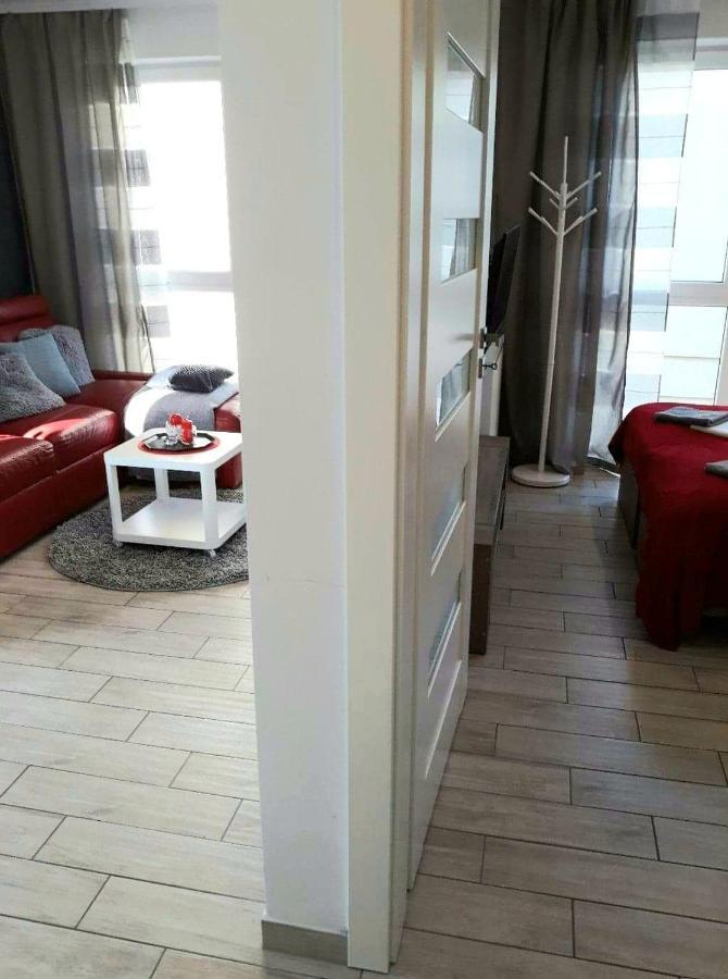 Apartament Red Mielno Apartment เมียลโน ภายนอก รูปภาพ